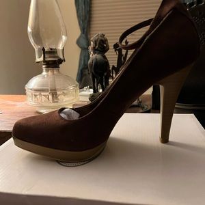 Wild Diva brown ankle strap heels